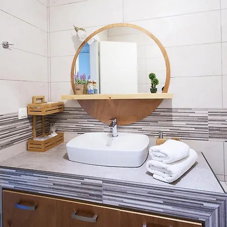 Ilios House